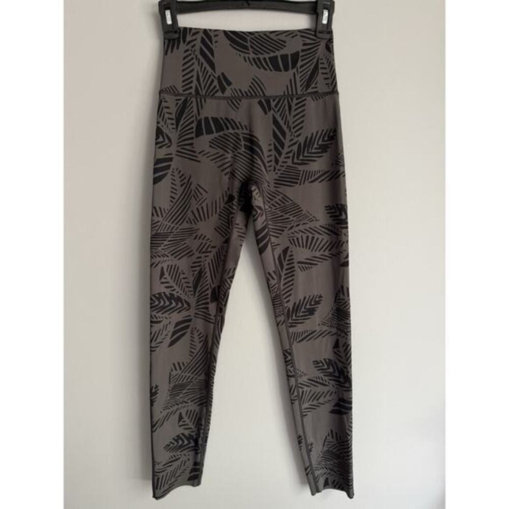 Aerie Chill Play Move Leggings Womens M Gray Tropical Print High Rise Yoga Gym
